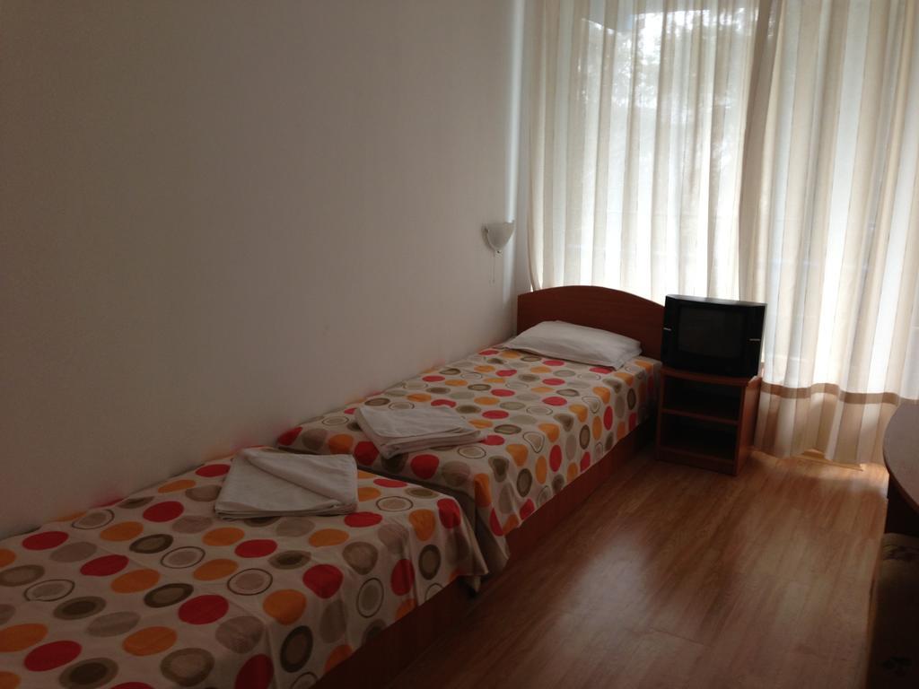 Diana Hotel Golden Sands Room photo